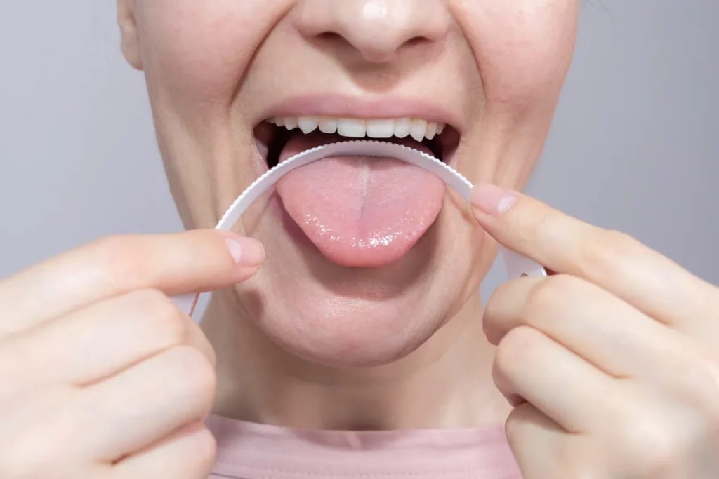 can tongue scrapers damage taste buds